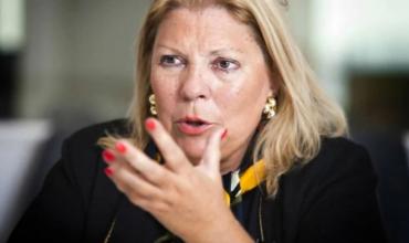 Elisa Carrió apuntó fuertemente contra “Toto” Caputo y Adorni