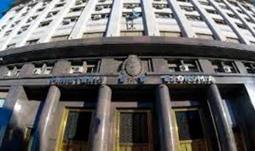 Boletín Oficial: El Ministerio de Economía pasó a disponibilidad a 150 empleados públicos