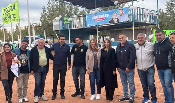 Teresita Madera llevó el mensaje de Quintela a un acto con la UOCRA en Neuquén 
