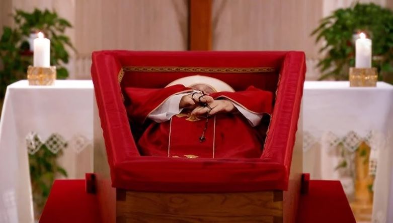 El cuerpo del papa Francisco permanecerá en la basílica de San Pedro durante tres días antes del funeral