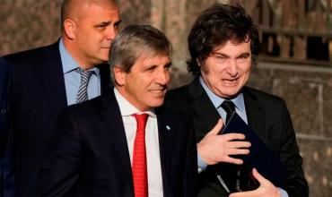 El Gobierno busca estabilizar el dólar en $1000 de cara a las legislativas