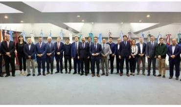 Gobernadores se reunirán en el CFI preocupados por el derrumbe de la coparticipación federal