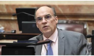Senador radical cargó contra Milei: "No puede llamar 'ratas' o 'basura' a los legisladores"