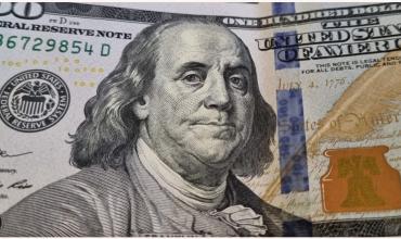 El dólar oficial y el dólar blue cerraron la semana con una fuerte suba