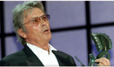 La lucha por la herencia de Alain Delon: ¿sus tres hijos están al borde de la ruina?