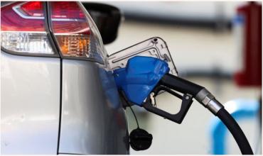 Oficializaron una nueva suba del impuesto a los combustibles que se traslada al precio de la nafta y el gasoil