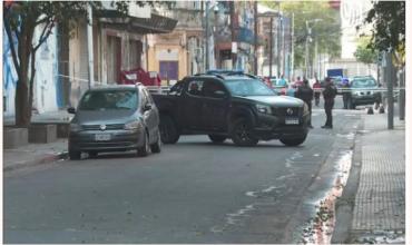 Un policía mató a un hombre que intentó robarle el arma en La Boca