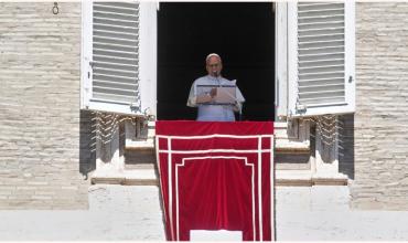Tras el Angelus dominical, el papa León XIV lamentó que “continúan sembrando muerte y destrucción los ataques en Ucrania”