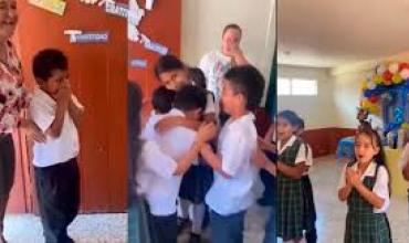 Niño llora por fiesta sorpresa de cumpleaños en su escuela; "nunca celebró uno"