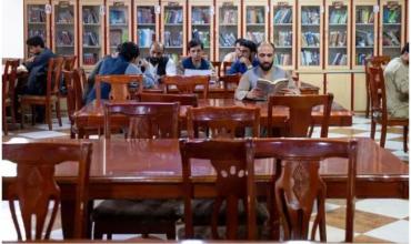 El Talibán prohíbe los libros escritos por mujeres en las universidades de Afganistán