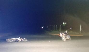 Un hombre resultó herido tras un choque entre dos motos en el centro de la ciudad