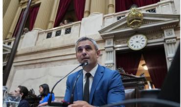 Aumenta la tensión en el Congreso: la oposición denuncia que Martín Menem "cajonea" la reforma de los DNU