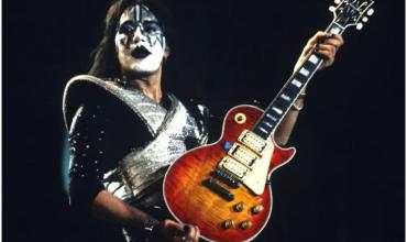 Murió Ace Frehley, el icónico guitarrista y fundador de Kiss: había sufrido una hemorragia cerebral