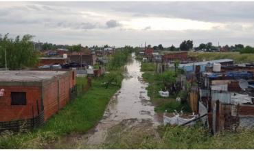 Continúa la emergencia en Bahía Blanca tras un nuevo temporal: calles anegadas, sin clases y autos encajados