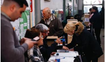 Elecciones 2025: de cuánto es la multa por no votar este domingo en Argentina